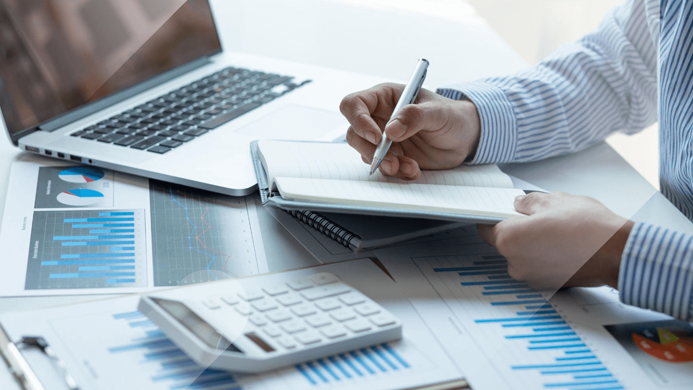 Similarweb financial services benchmarks