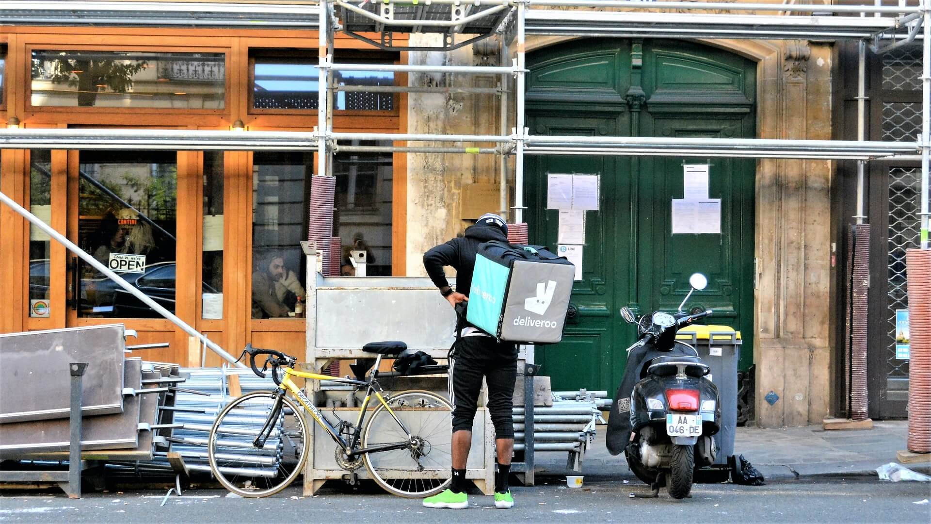 Just Eat Takeaway & Deliveroo Earnings Preview 1Q22