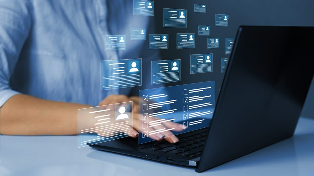 quantitative research questions for online polls